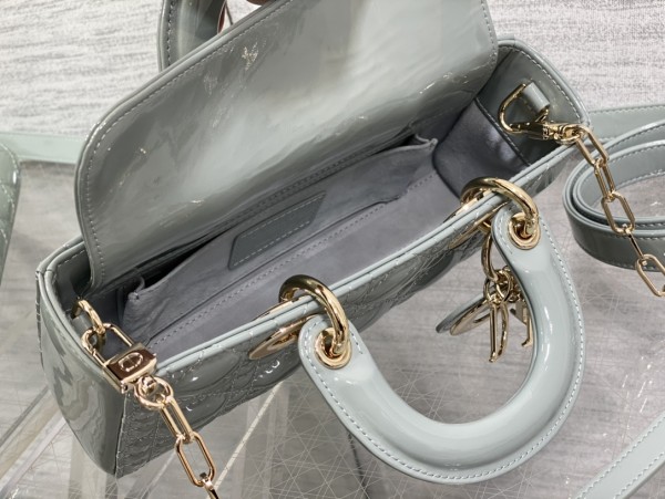 Handbag   Dior  size  22*6*12 cm