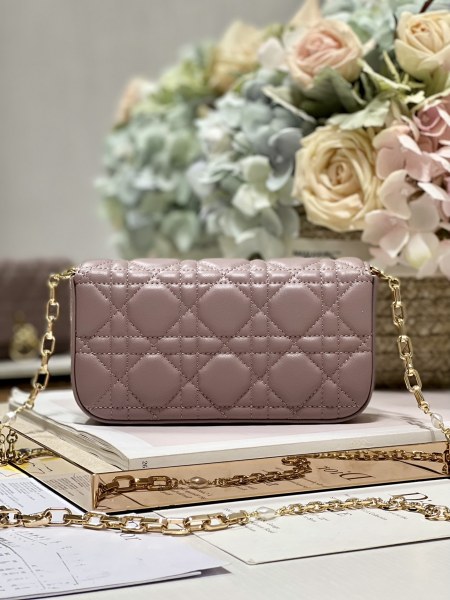  Handbag   Dior  0977  size  18.5 x 10 x 4  cm