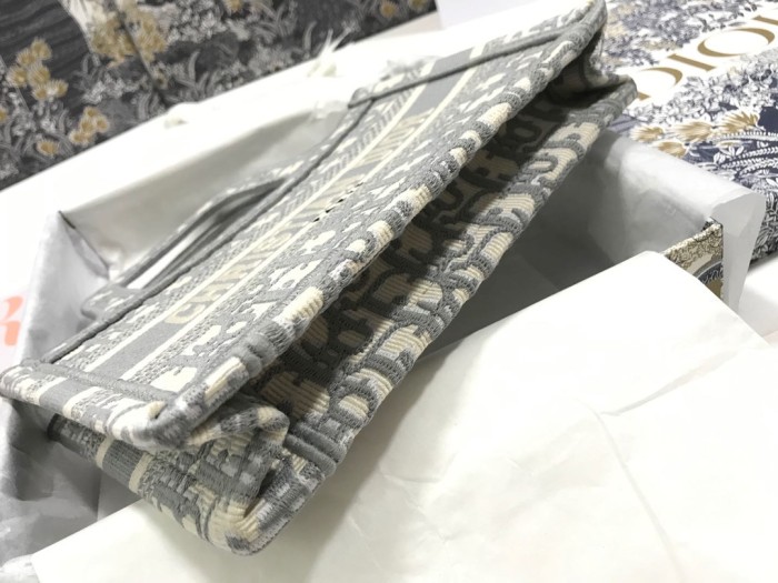  Handbag   Dior  S5475  size  22.5*24*8  cm