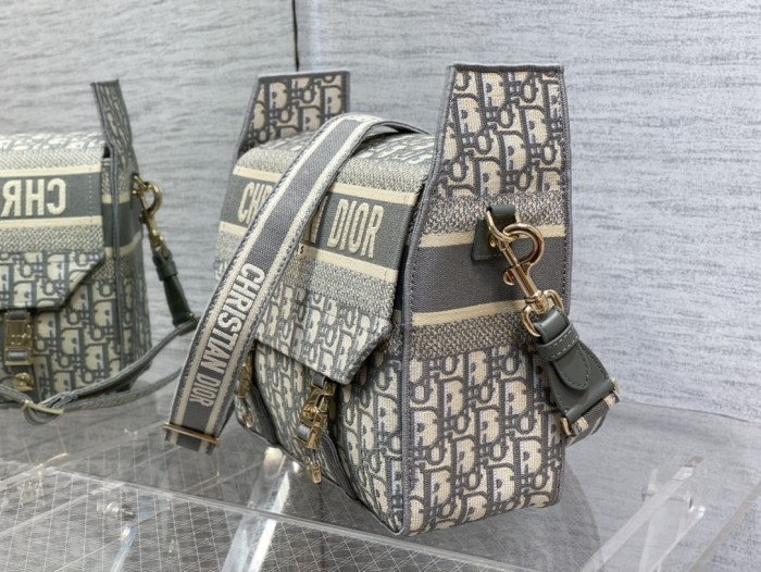 Handbag   Dior   size  28*12*23 cm