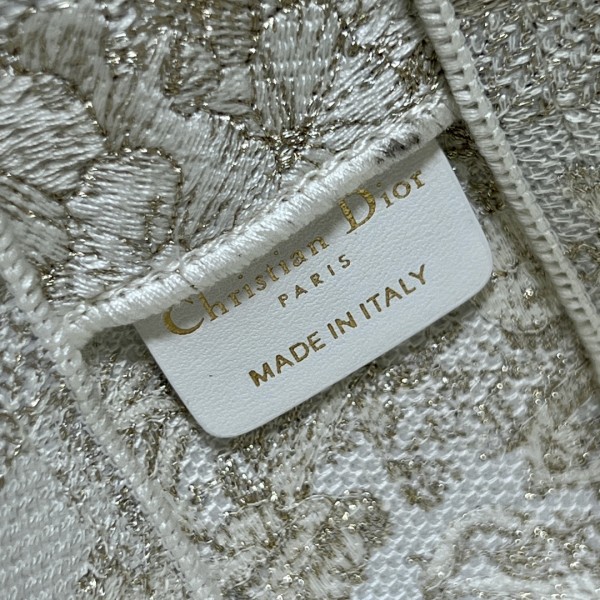 Handbag   Dior  9017  size  23×15×8  cm