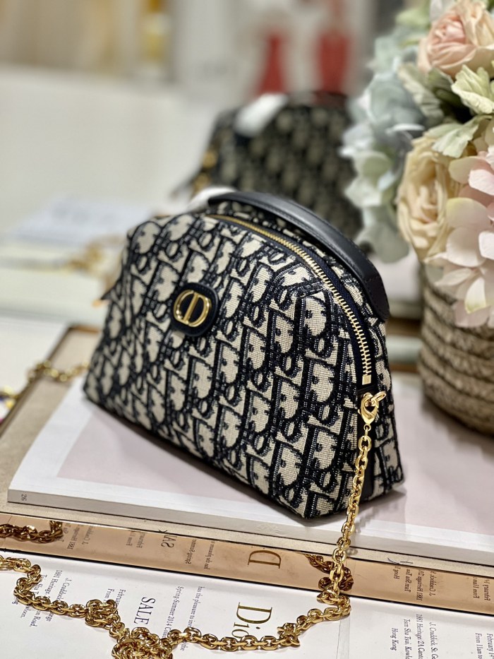 Handbag   Dior  9077  size  21×12.5×8 cm
