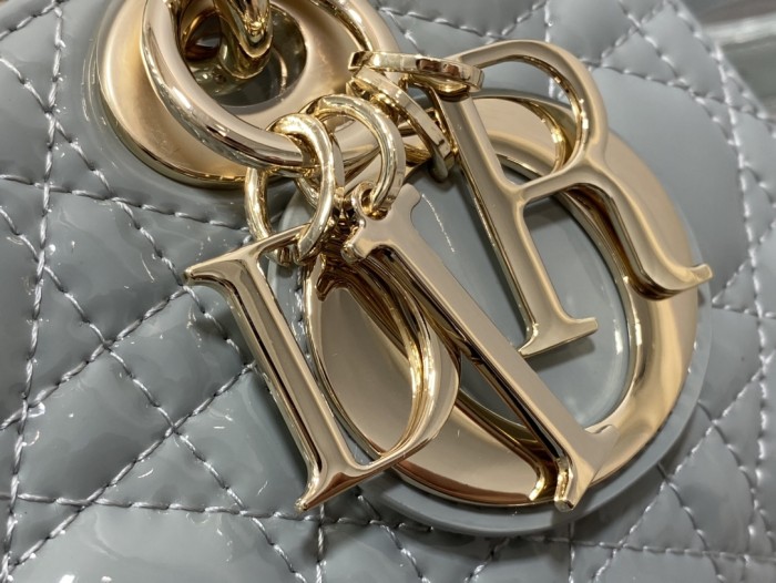 Handbag   Dior  size  22*6*12 cm