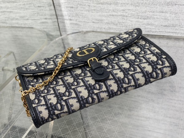 Handbag   Dior  size  21.5*4*12 cm 