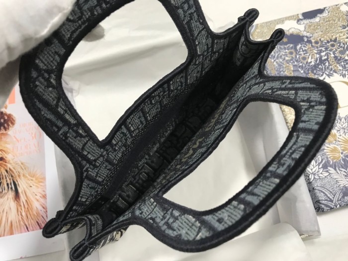  Handbag   Dior  S5475  size  22.5*24*8  cm