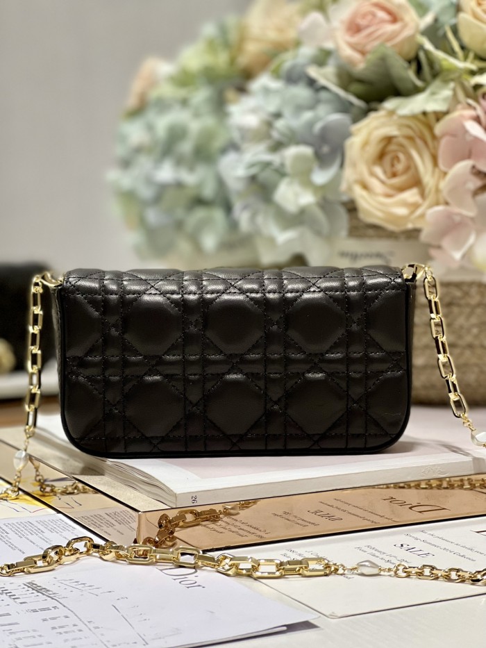  Handbag   Dior  0977  size  18.5 x 10 x 4  cm