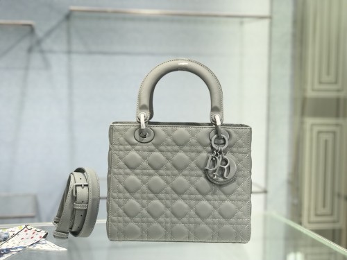 Handbag   Dior  6605  size  24 cm