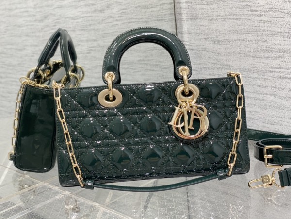 Handbag   Dior  size  26*6*14 cm