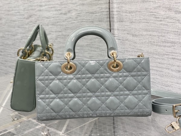 Handbag   Dior  size  26*6*14 cm
