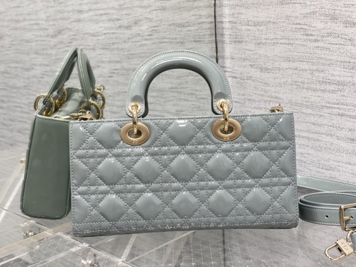 Handbag   Dior  size  26*6*14 cm