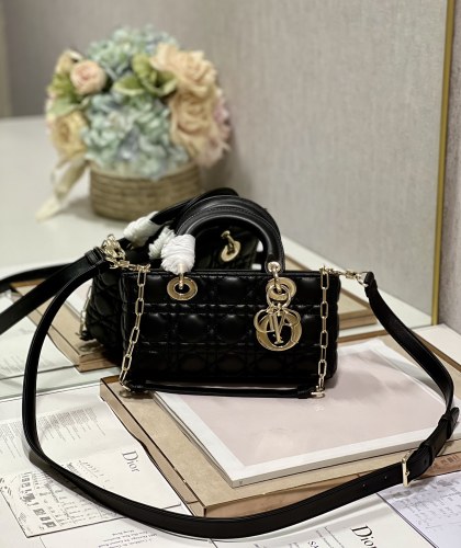 Handbag   Dior  9031  size  22.5×6×11.5 cm