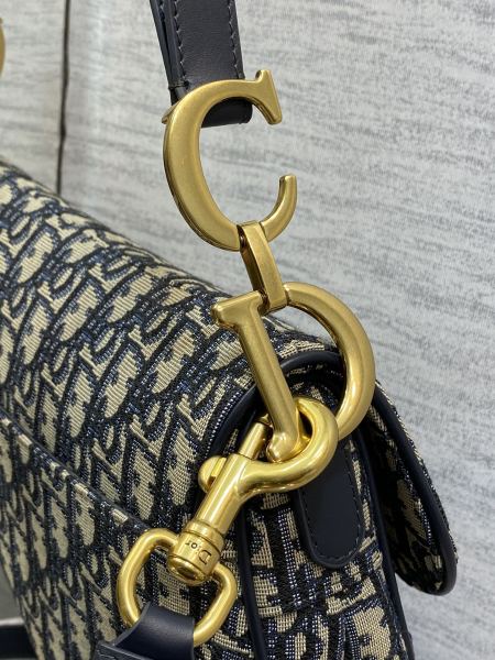 Handbag   Dior   3351  size  24×6×18 cm