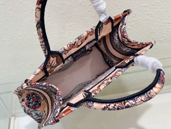 Handbag   Dior  8002  size  26.5x 21x 14 cm