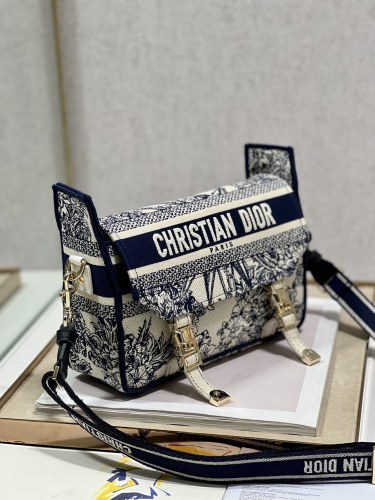 Handbag   Dior  9017  size  23×15×8 cm 