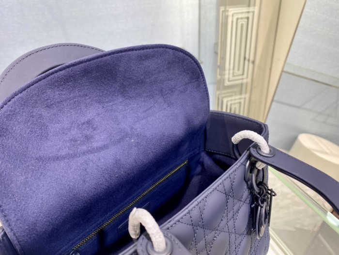 Handbag   Dior  6605  size  24*12*20  cm