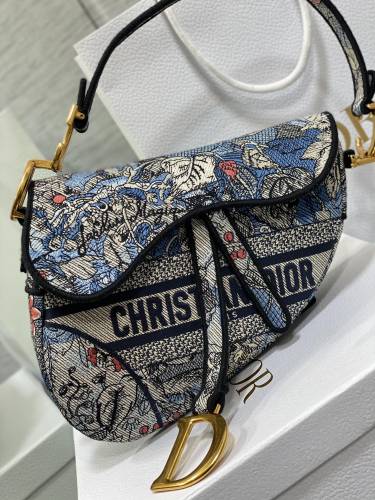 Handbag   Dior  size  25 cm