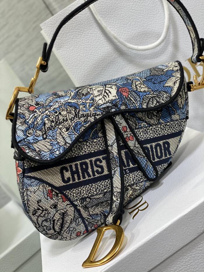 Handbag   Dior  size  25 cm