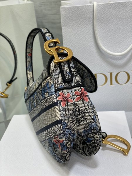 Handbag   Dior  size  25 cm