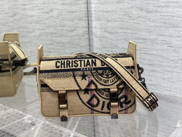 Handbag   Dior   size 23*15*8 cm 