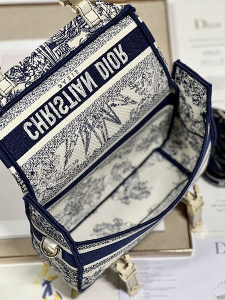 Handbag   Dior  9017  size  23×15×8 cm 