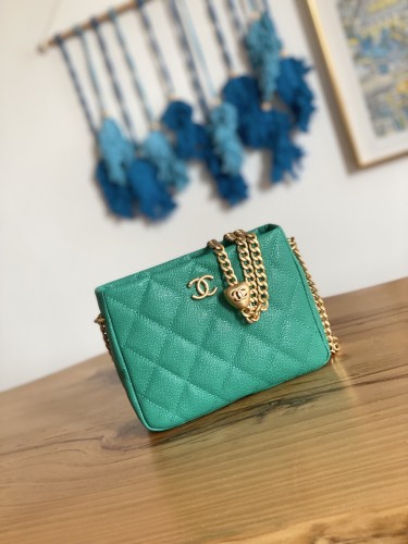 Handbag   Dior  size  16*20*8 cm