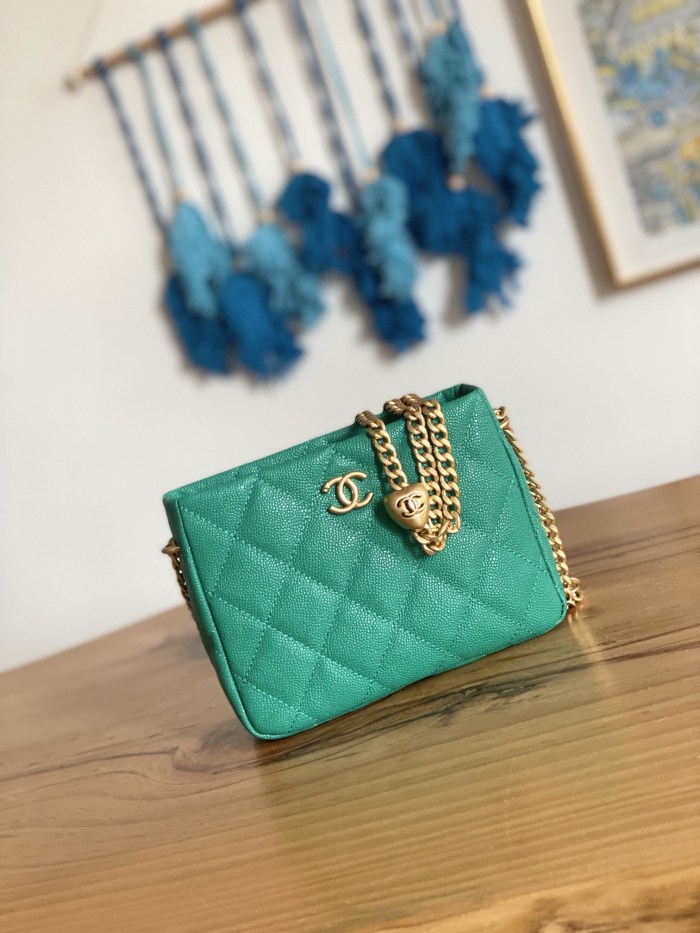 Handbag   Dior  size  16*20*8 cm