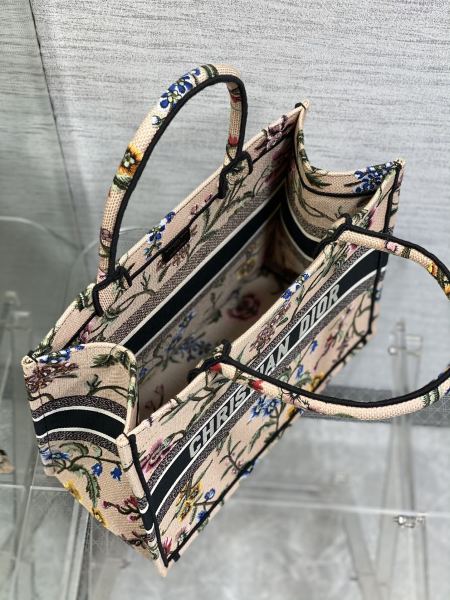 Handbag   Dior  size  36*18*28 cm