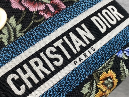 Handbag   Dior  size  17*7*15 cm