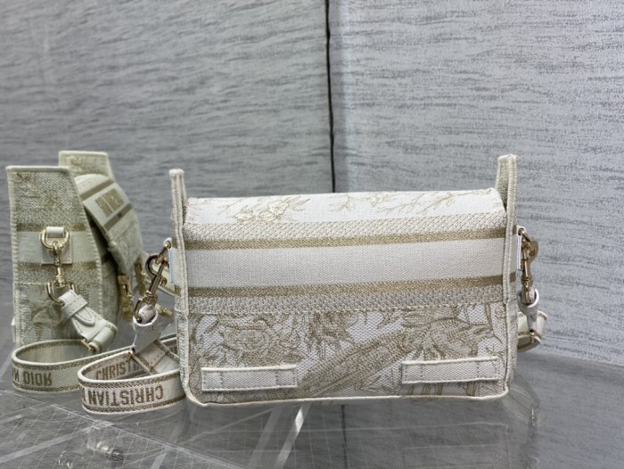 Handbag   Dior   size  23*15*8 cm