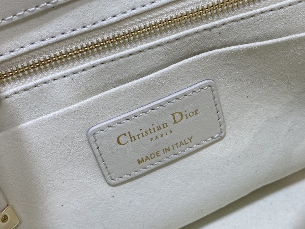 Handbag   Dior  size  25*10*16 cm  