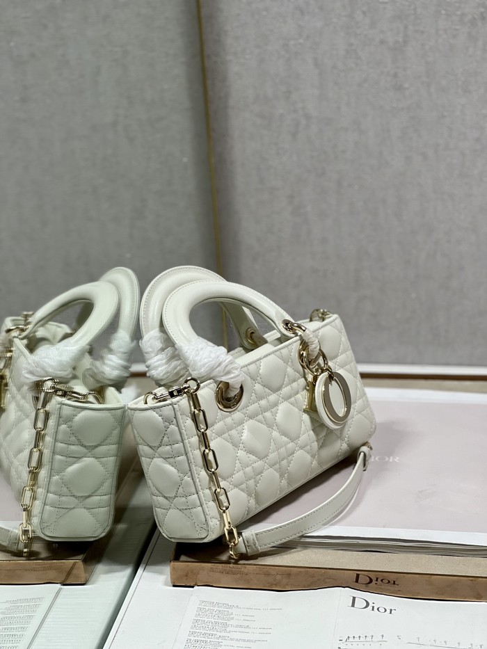 Handbag   Dior  9031  size  22.5×6×11.5 cm