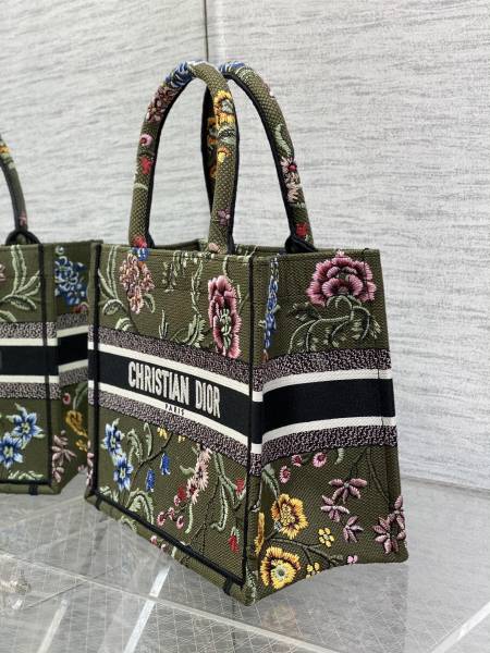  Handbag   Dior  size  26*8*22  cm