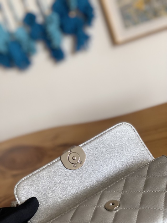 Handbag   Dior  AP81249  size 10*18*4.5 cm