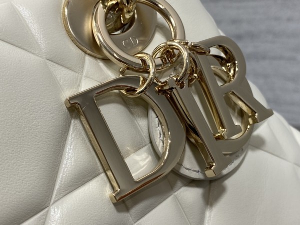 Handbag   Dior  size  25*10*16 cm  