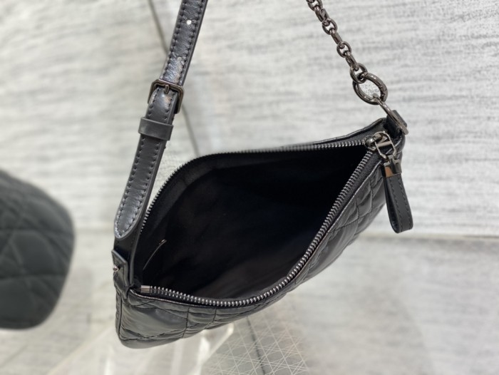 Handbag   Dior  size  25×16×2.5 cm