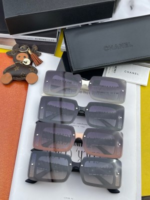 Sunglasses Chanel CH2771