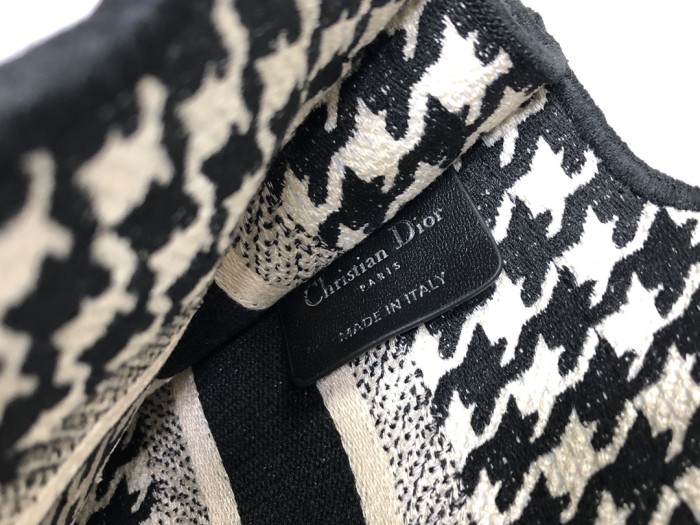  Handbag   Dior  S5475  size 22.5*24*8  cm