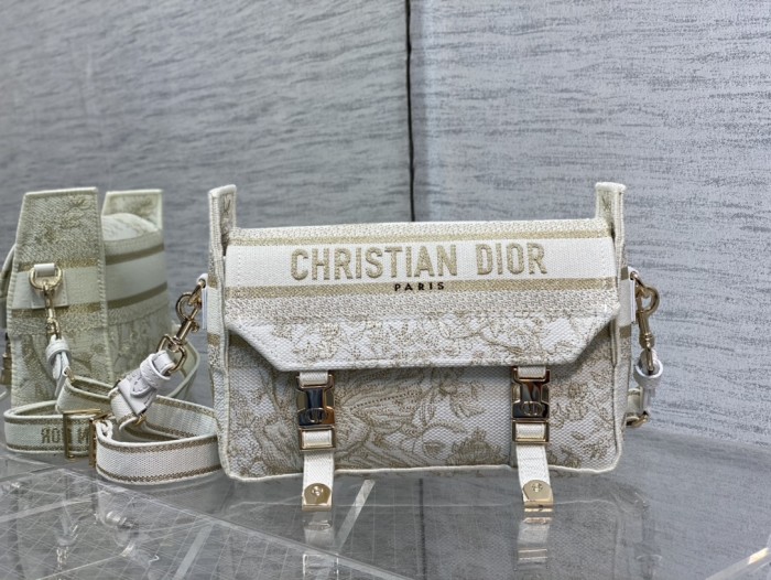 Handbag   Dior   size  23*15*8 cm