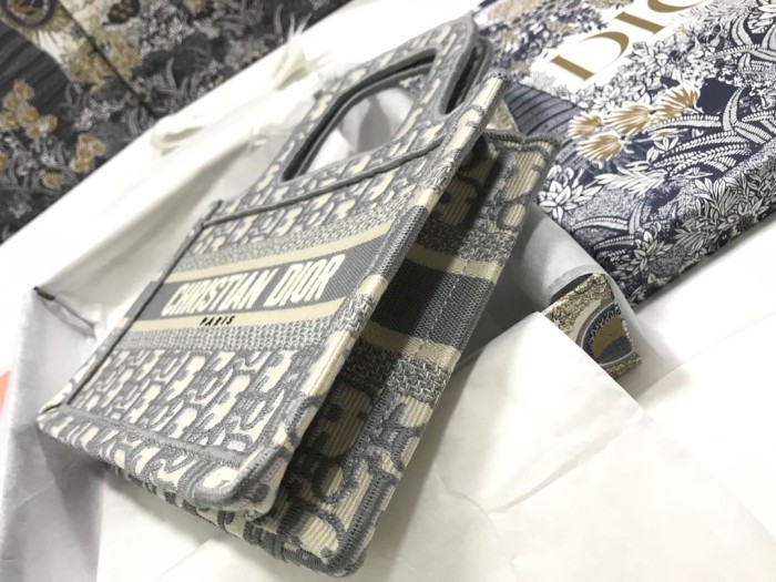  Handbag   Dior  S5475  size  22.5*24*8  cm