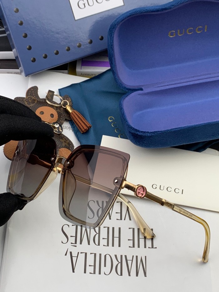 Sunglasses Gucci G2200