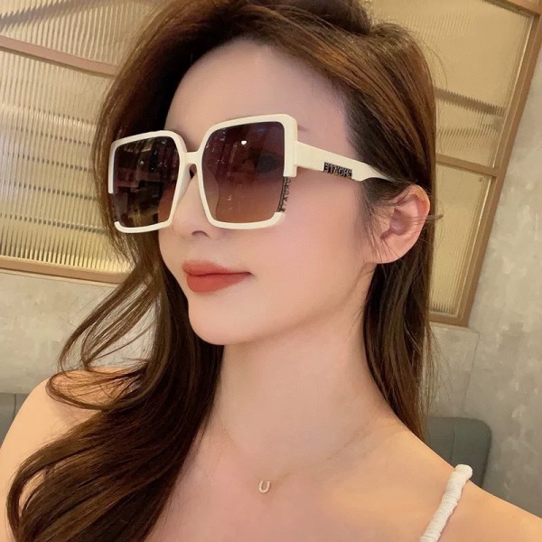 Sunglasses Chanel CH1712