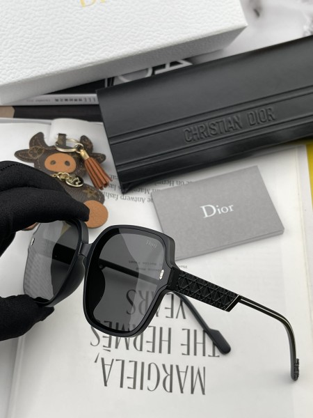 sunglasses Dior CD3220