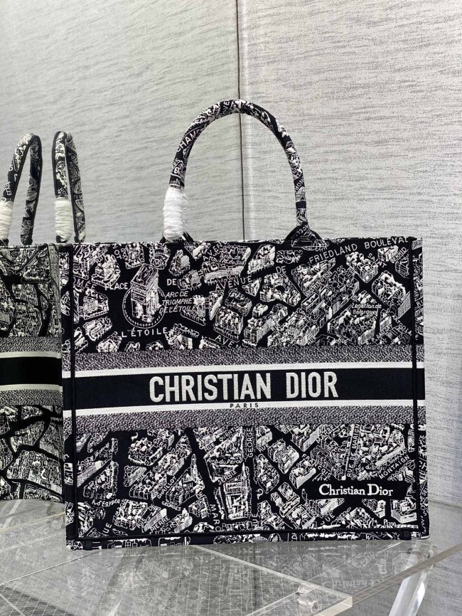 Handbag   Dior   size 42*18*35 cm
