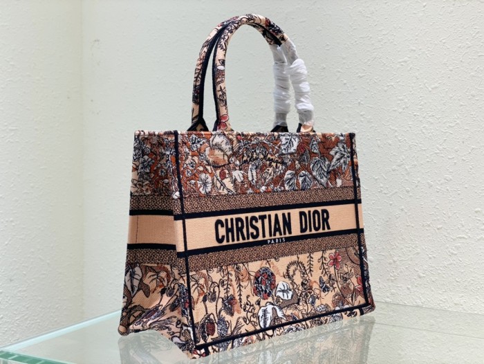 Handbag   Dior  8001  size  36 x 27.5 x 16.5  cm