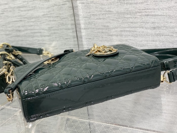 Handbag   Dior  size  26*6*14 cm