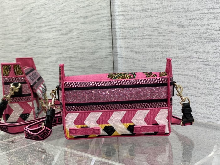 Handbag   Dior   size  23*15*8 cm