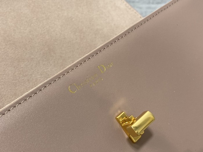 Handbag   Dior  size  22.5*6.5*12.5 cm