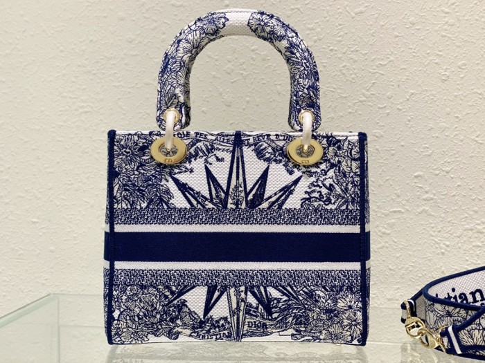 Handbag   Dior   6605  size  24 cm