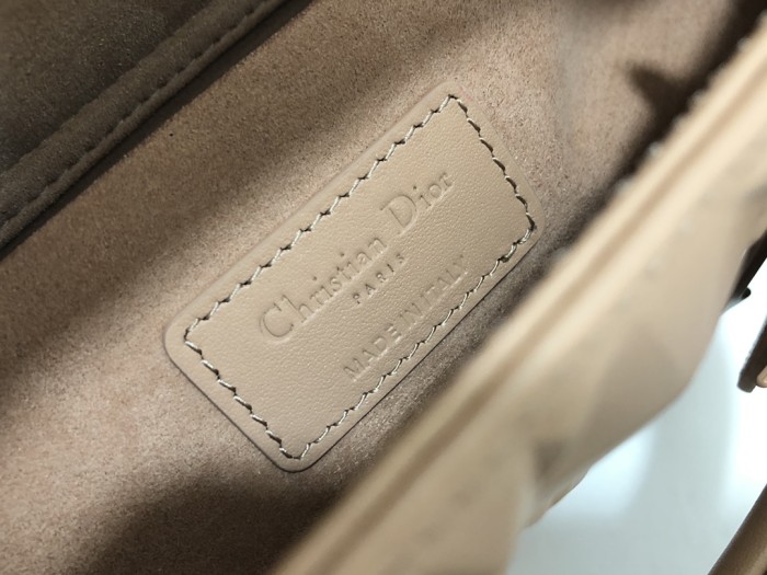  Handbag   Dior  M0540  size  26 x 13.5 x 5  cm