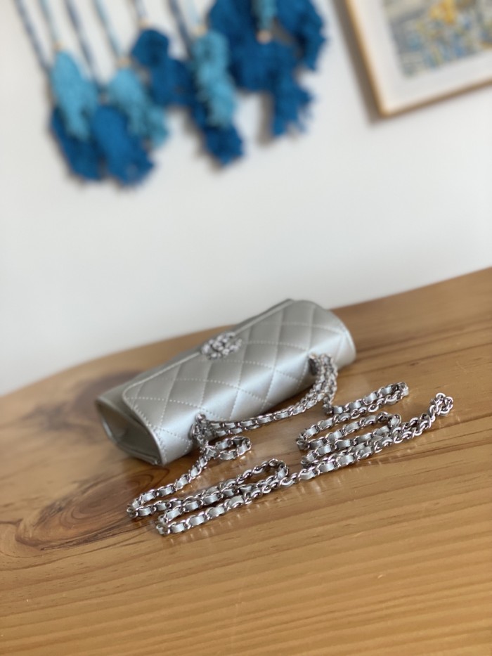 Handbag   Dior  AP81249  size 10*18*4.5 cm